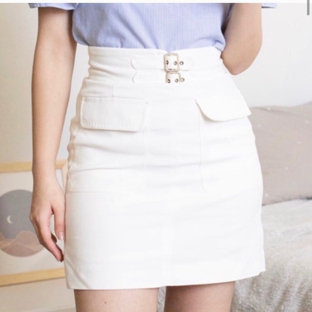 Zara Buckle Belt White Mini Skirt